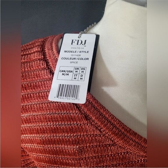 New FDJ Women's V-Neck Spice Knit Sweater size Medium - Picture 4 of 8